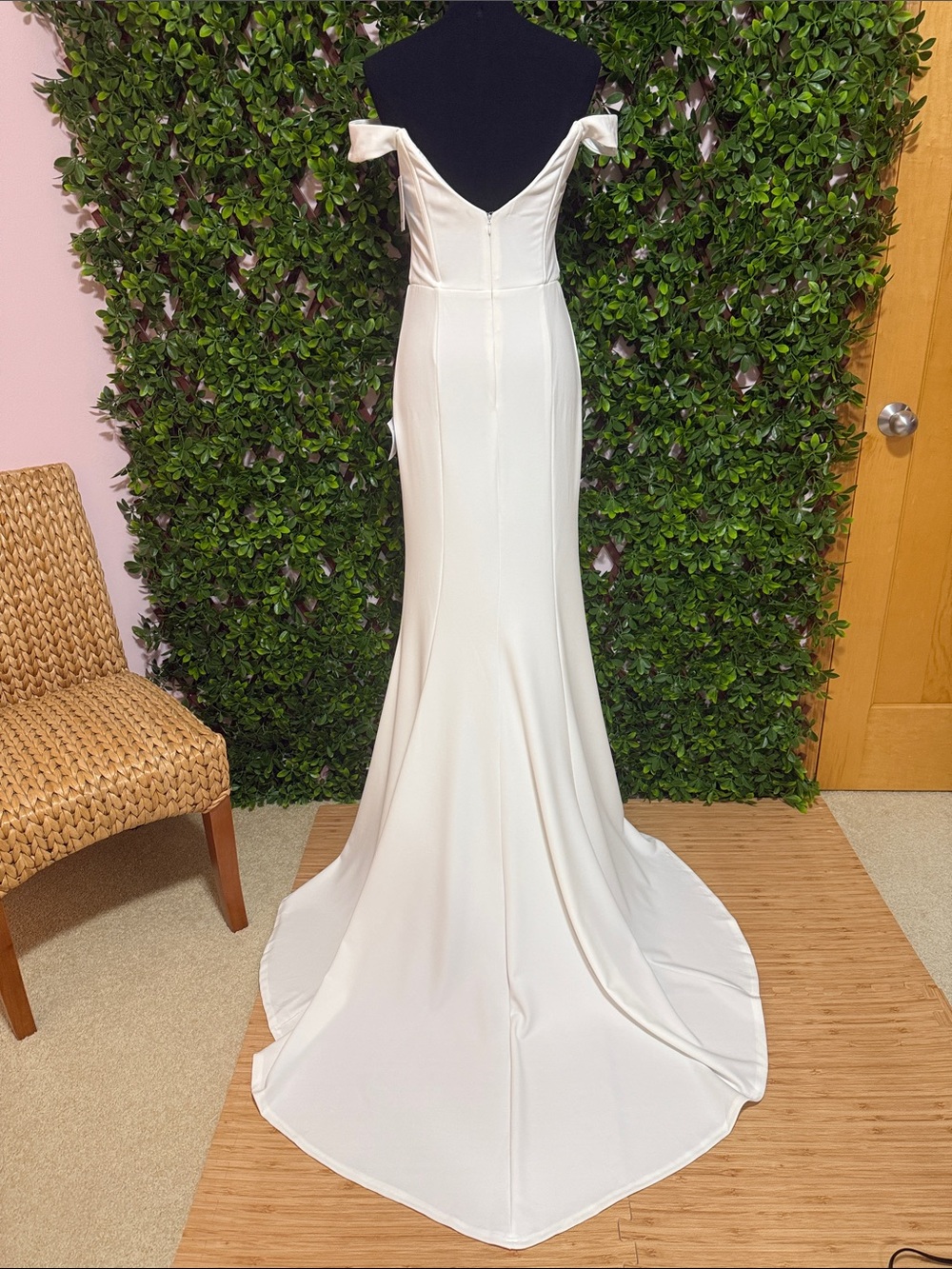 NWT-Idyllic Perfection White Plunge Sleeveless Mermaid Maxi Dress - Picture 5 of 15